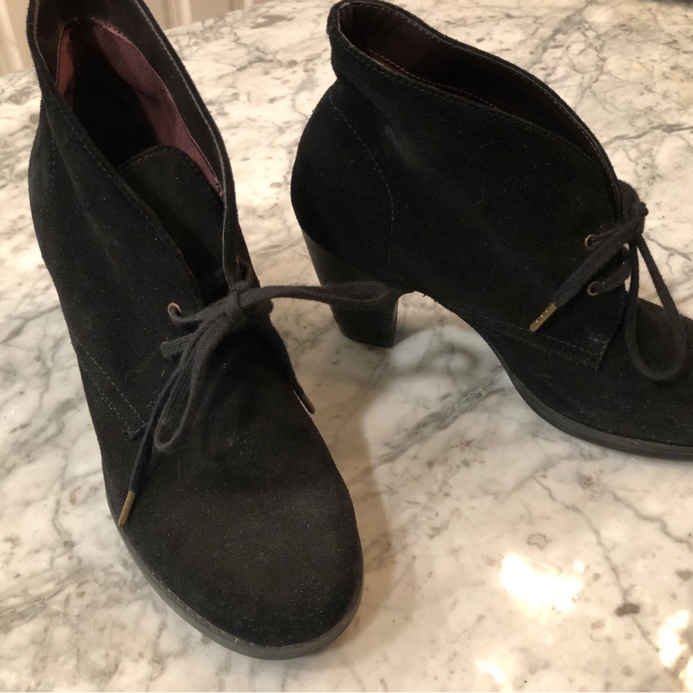 Indigo by Clarks black suede ankle boot. Size 9.5M.